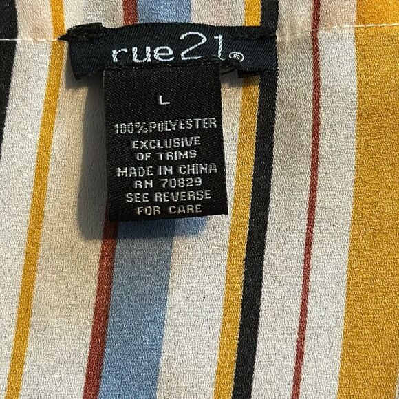 RUE‎ 21- women’s Top- size L - Picture 4 of 4